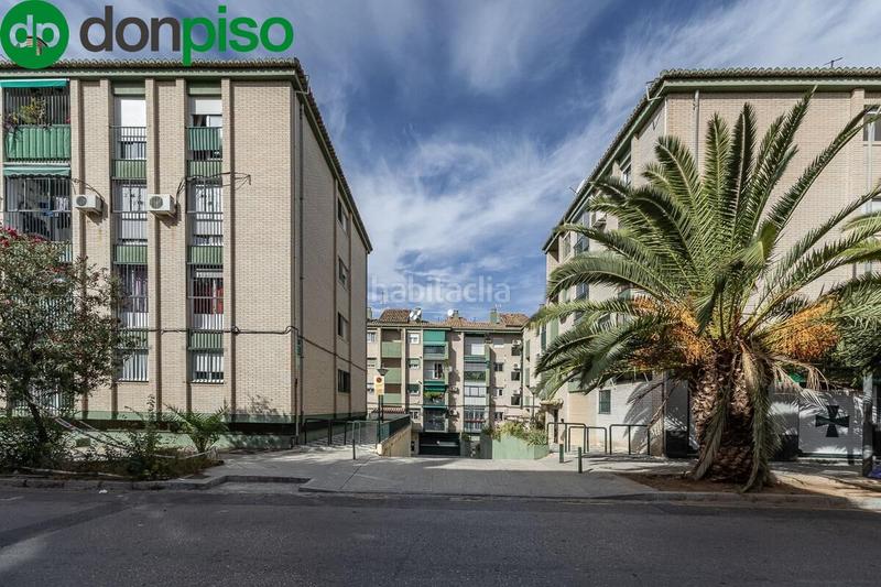 Foto f43edb24-a692-41d2-b6bc-e86744469861. Flat with heating parking in parque nueva Granada Granada