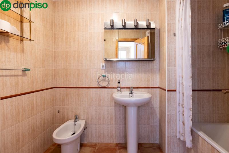 Foto aacd8b9c-022a-409b-9fb8-66893c2dde52. Pis amb piscina a Velilla - Velilla Taramay Almuñécar