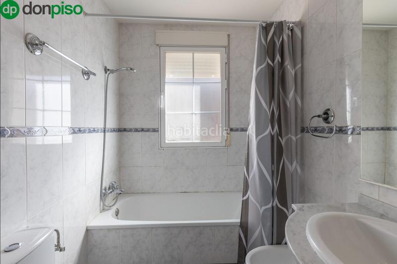 Foto 0dc10b99-f83b-459f-a304-a7d296777579. Casa adossada amb calefacció aparcament a Cájar