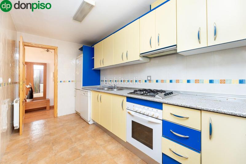 Foto 4c6503fe-99cc-490d-9757-440fbcca628d. Appartamento in calle jarales 1 in Atarfe