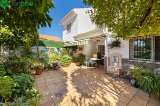 Maison jumelée à Calle sevilla 4. Preciosa vivienda unifamiliar en nivar