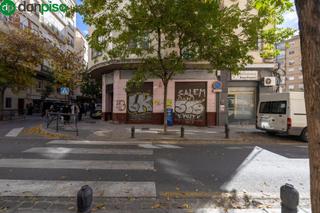 Local commercial  Calle de pedro antonio de alarcón 11. Estupendo local para tu negocio