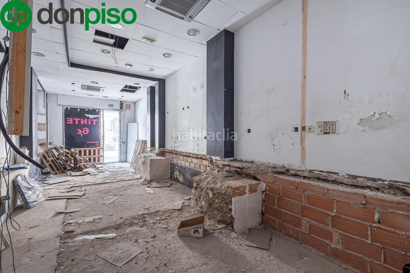 Foto 30a30529-6219-4986-93f8-4633b530abea. Local comercial local en carrera de la virgen en San Matías - Realejo Granada