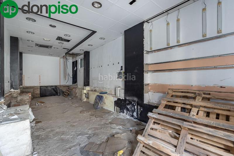 Foto 3571e778-9a53-4bd0-aa21-545b3800e116. Local comercial local en carrera de la virgen en San Matías - Realejo Granada