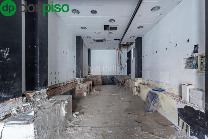 Foto 5fdd0433-24b7-4bd1-ab50-7c8b1980c2e6. Local comercial local en carrera de la virgen en San Matías - Realejo Granada