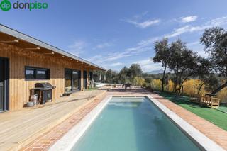 Reihenhaus  Camino de la caparacena. Exclusiva vivienda de diseño en atarfe  urbanización los cortijo