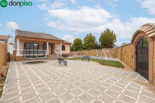 Chalet  Calle isaac newton 5. Espectacular chalet en una sola planta con piscina