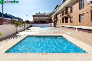 Appartamento  Santiago de compostela 2. Piso en churriana de la vega con piscina comunitaria!