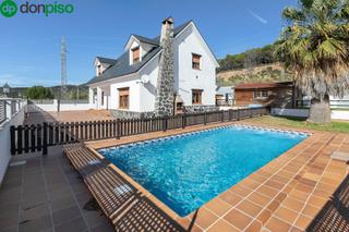 Chalet  Cuesta las piedras. Tu hogar ideal espera por ti!