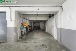 Aparcament cotxe  Plaza de san isidro. Amplia cocheratrastero en plaza de san isidro