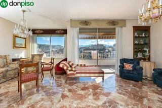 Pis  Calle tejeiro. Gran piso en el corazón de granada