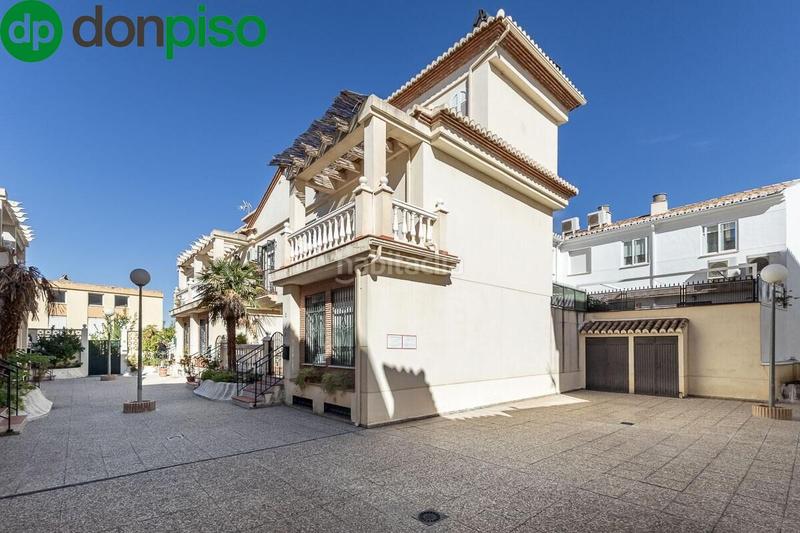 Foto 344b3af4-a815-430f-b0e0-b9564575dd5e. Appartamento in calle campanario 13 in Cájar