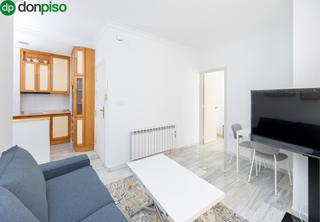 Flat  Calle montereria. Vivir en el corazón de granada tu nuevo hogar entre puerta real,