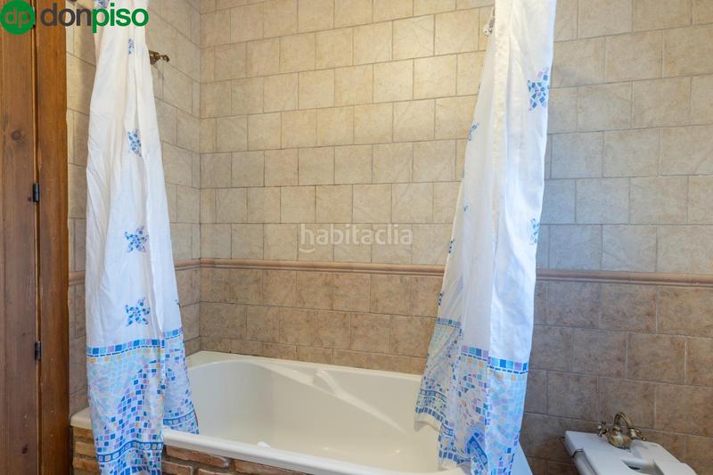 Foto dba7085d-51c6-4948-85a4-e8efbbfd53f1. Xalet amb calefacció aparcament piscina a Dúrcal