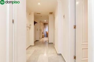 Pis  Calle arandas. Bonito apartamento con plaza de garage en gran via