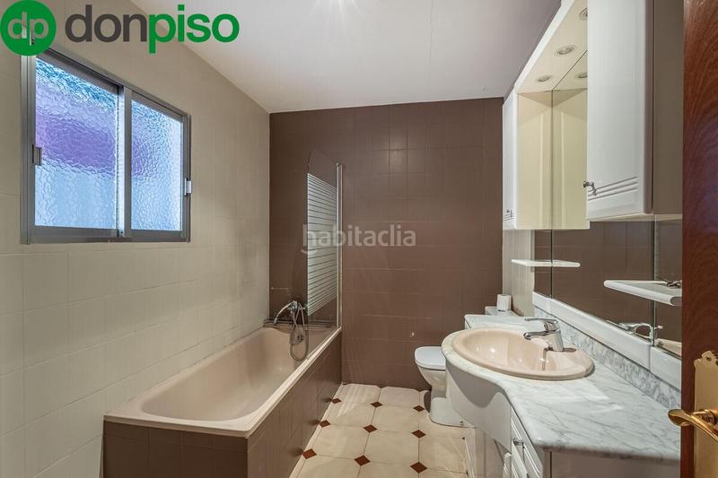 Foto ee1d143c-e951-4a67-bec7-2d068646598e. Casa adossada amb calefacció a San Francisco Javier Granada