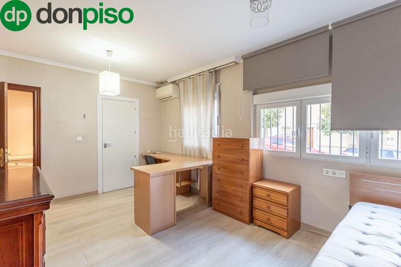 Foto f1d213f9-f2f2-45bb-9ac2-13ef3961fa33. Casa adossada amb calefacció a San Francisco Javier Granada