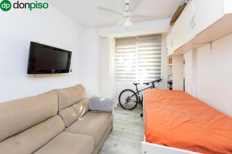 Foto c1d5b09a-1892-42ec-880b-e1e98ce6ba16. Flat in Barrio de Zaidín Granada