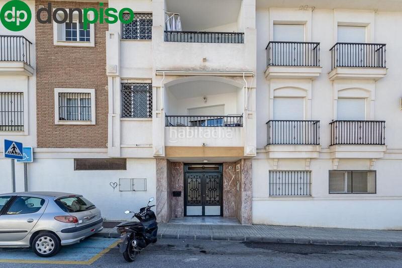 Foto 5e30138e-12ff-47d7-aec5-aaa052c9f894. Pis amb aparcament a Centro Salobreña