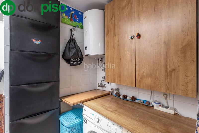 Foto 7cb86e5f-86e7-4fcc-a3df-e712f131bd4d. Pis amb aparcament a Centro Salobreña