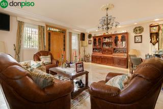 Chalet  Laguna de las yeguas. Chalet pareado en pleno centro de granada espacios amplios y lle