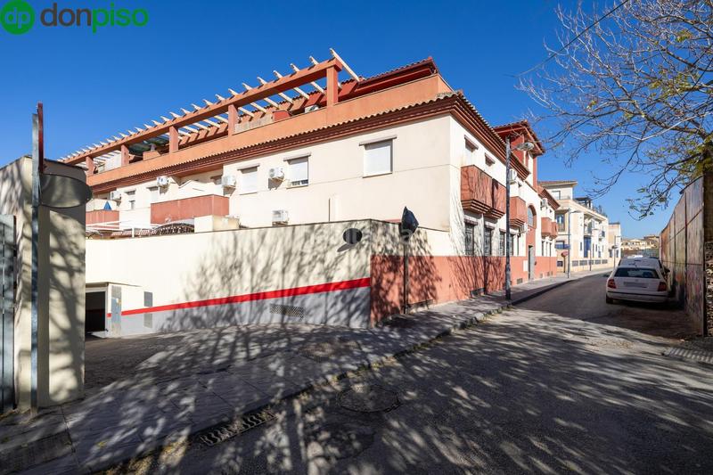 Foto 357a15fc-8afe-4053-89c6-ebcd2aefb864. Flat in calle estac tranvias 22 in Residencial Triana - Barrio Alto Gabias (Las)