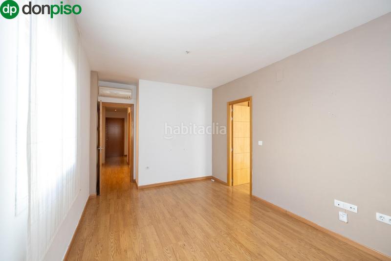 Foto d950b81e-d785-417e-a160-c7bb67ec192b. Flat in calle estac tranvias 22 in Residencial Triana - Barrio Alto Gabias (Las)