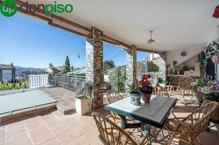 Casa a schiera  Calle granada. Casa con piscina en el barrio de monachil