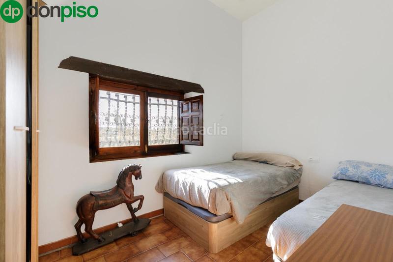 Foto 2ee1e5e4-0eee-452a-88a7-c978a79e3f24. Casale con parcheggio in Rosaleda - Juventud Granada