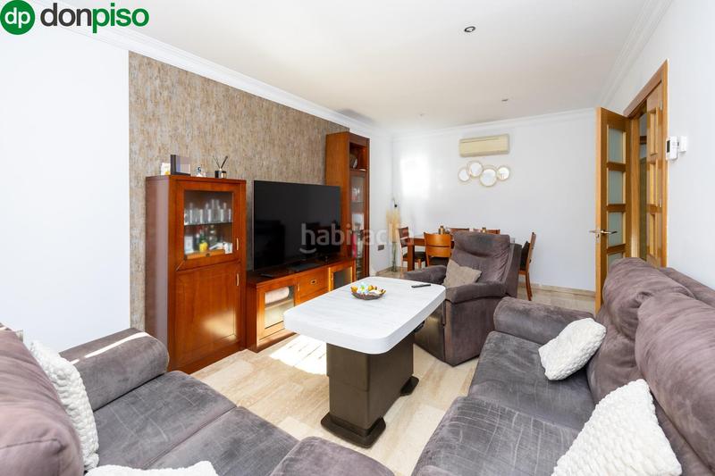 Foto 7ea6147e-1031-42f8-814e-65b29ef9f510. Casa adossada amb aparcament piscina a Pulianas