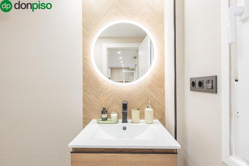 Foto 2fb011f7-21bf-48fe-8b61-515a5d734301. Office space with heating in La Trinidad Málaga