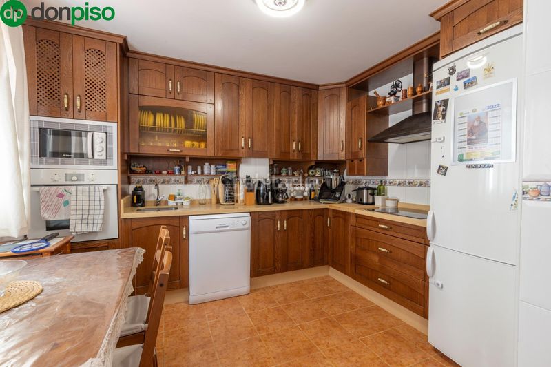 Foto 4e596579-eead-4a5f-94bb-edd10f9f4cb1. Casa adossada amb calefacció aparcament a Ventas de Huelma