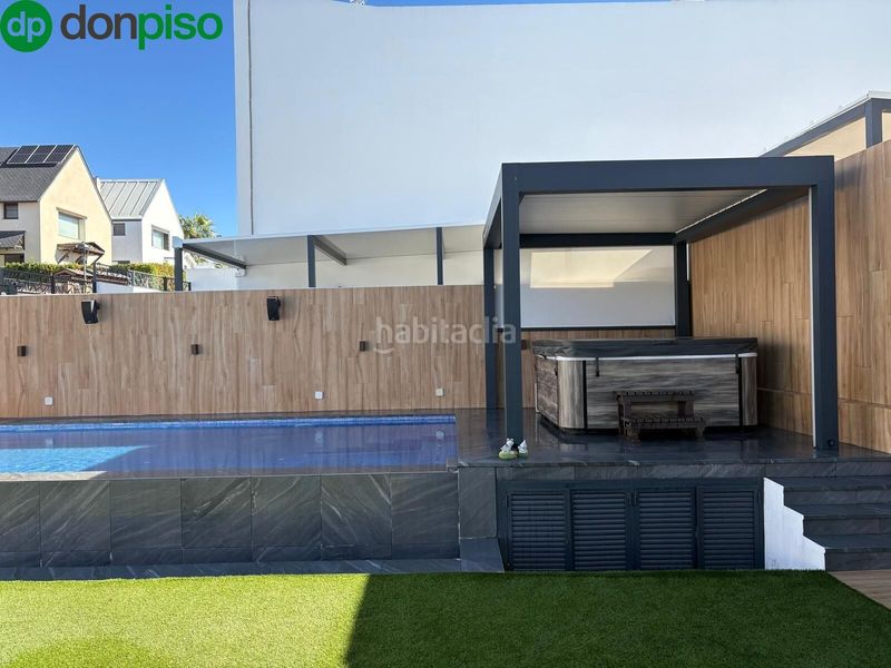 Foto ae32b0a9-d1fe-4f83-91eb-6e7b0bc32611. Casa adossada amb calefacció aparcament piscina a Albolote
