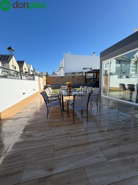 Foto d9850e8c-f24b-46e0-b3f6-8431c49a9972. Casa adossada amb calefacció aparcament piscina a Albolote