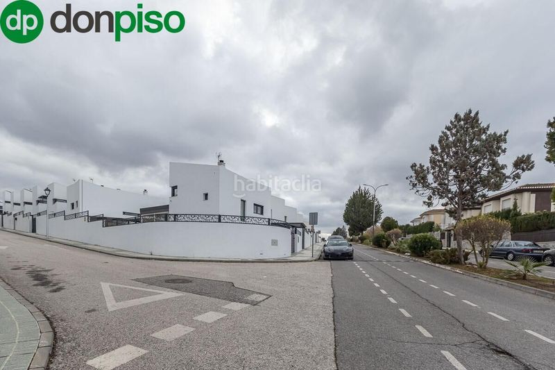 Foto e03a0da1-a5f6-4879-944e-1022f683e8d4. Casa adossada amb calefacció aparcament piscina a Albolote