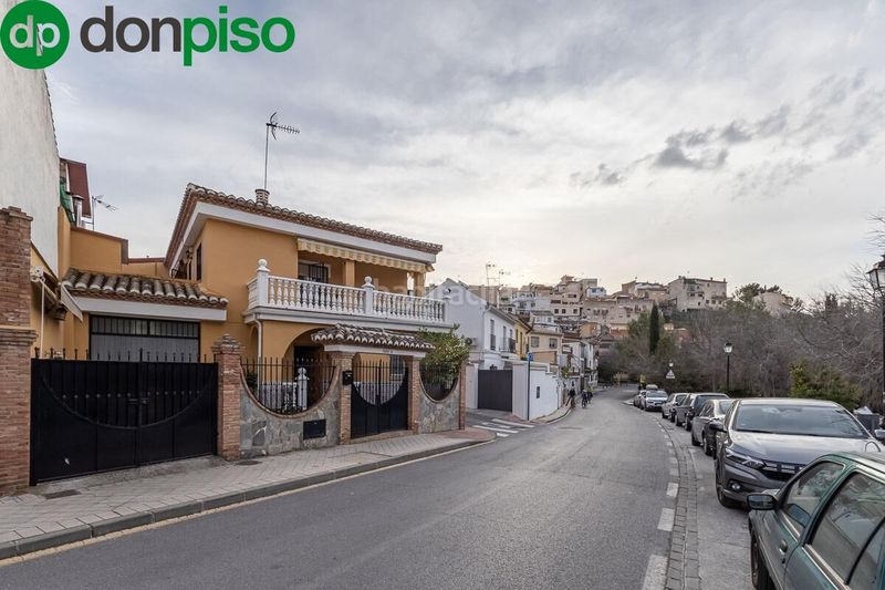 Foto 04bacfa4-2cf2-4252-8851-a7cbe75e356f. Casa amb calefacció aparcament a Bola de Oro Granada