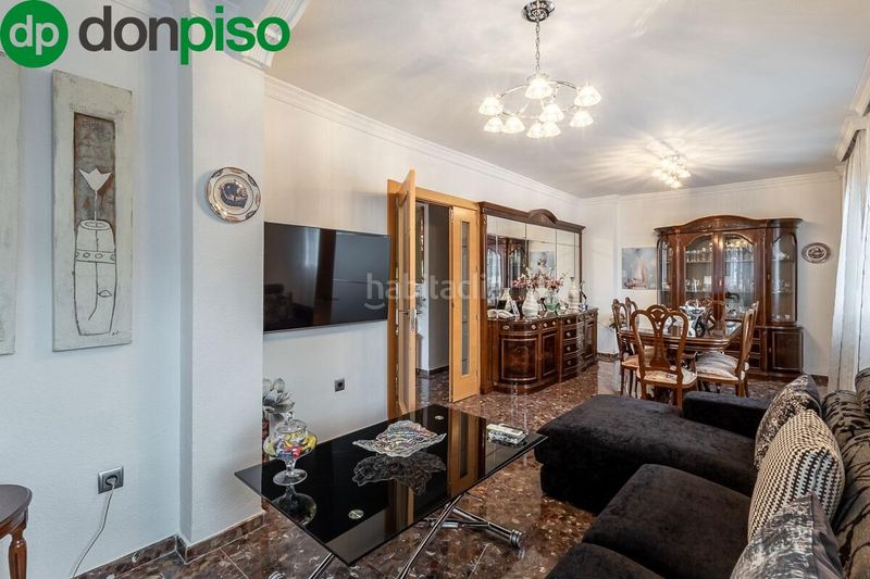 Foto 990445a2-8197-4552-9cb6-e8ef0d1ad97c. Casa amb calefacció aparcament a Bola de Oro Granada