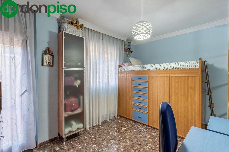 Foto c8374bf7-d641-4607-8292-f1fb51aa7d26. Casa amb calefacció aparcament a Bola de Oro Granada