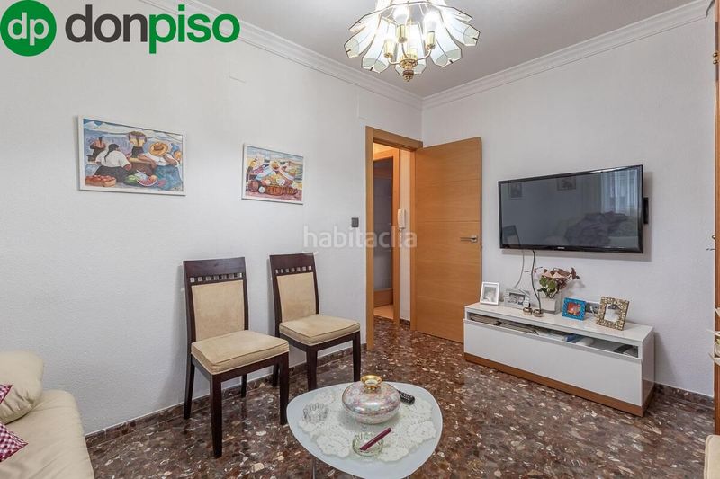 Foto e14c209d-45ca-44c7-b328-9b98b26c9b18. Casa amb calefacció aparcament a Bola de Oro Granada