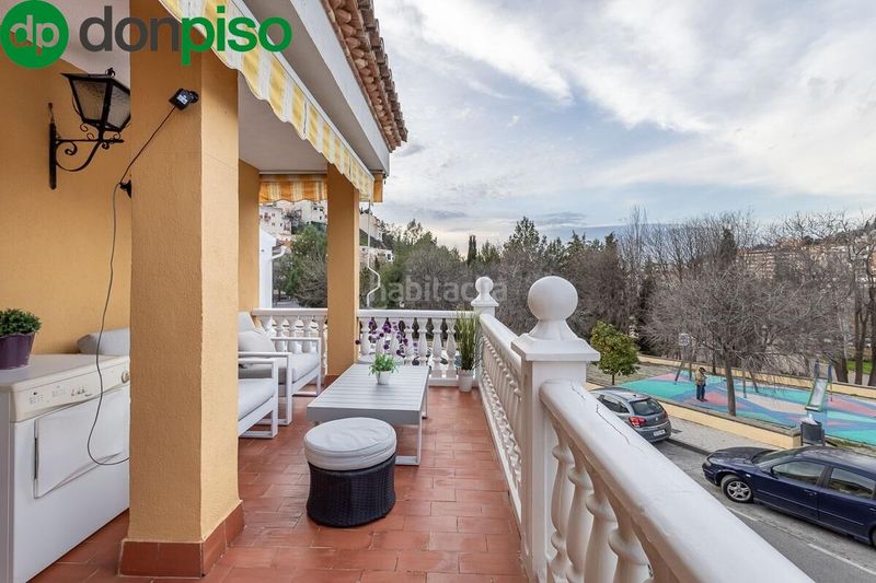 Foto e7363266-e2af-483f-a84f-622bb3eb15dd. Casa amb calefacció aparcament a Bola de Oro Granada