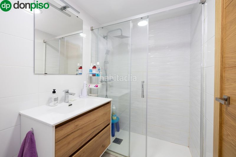 Foto dea2857a-9e22-4f11-aa53-cddb69d590a9. Apartament amb aparcament a Albolote