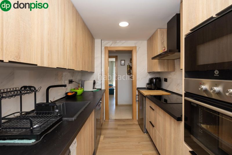 Foto ee859e2c-6412-4eff-9d94-4bccc9a091b6. Apartament amb aparcament a Albolote