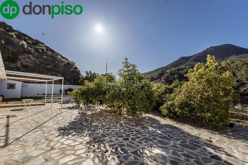 Foto 31888b30-d396-4961-9621-207cd8f1c148. Casa encantadora casa de una planta con amplio terreno y piscina en guájar faragüit en Guájares (Los)