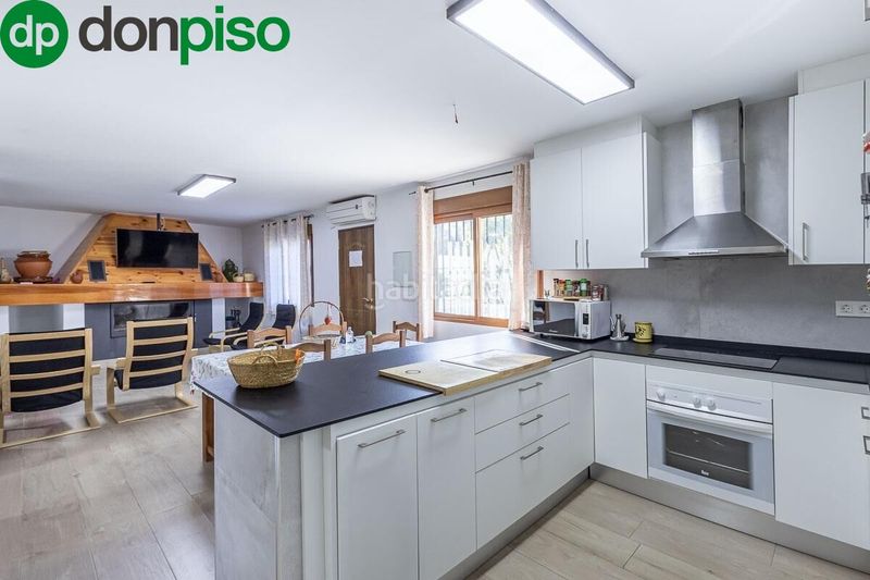 Foto 739219ae-f866-42fa-9dd9-93c8a4ae05dd. Casa encantadora casa de una planta con amplio terreno y piscina en guájar faragüit en Guájares (Los)
