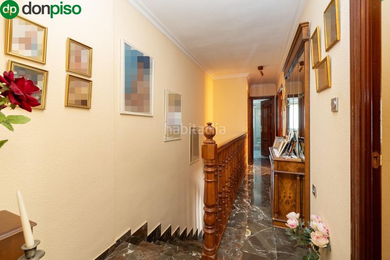 Foto 0c7be3bb-5063-4bd3-ad85-2ff6842e5d1d. Casa aparellada amb aparcament piscina a Peligros