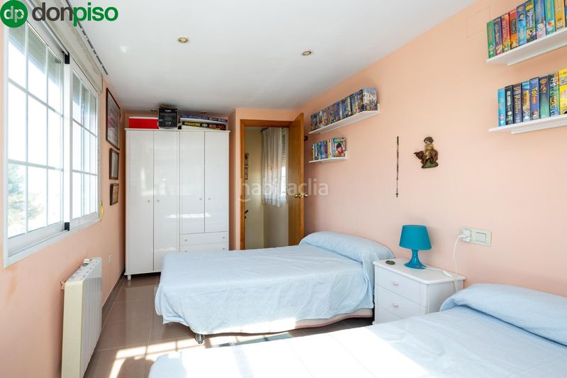 Foto 1d49e936-8713-4395-a9c6-3f3ac15886a3. Casa aparellada amb aparcament piscina a Peligros