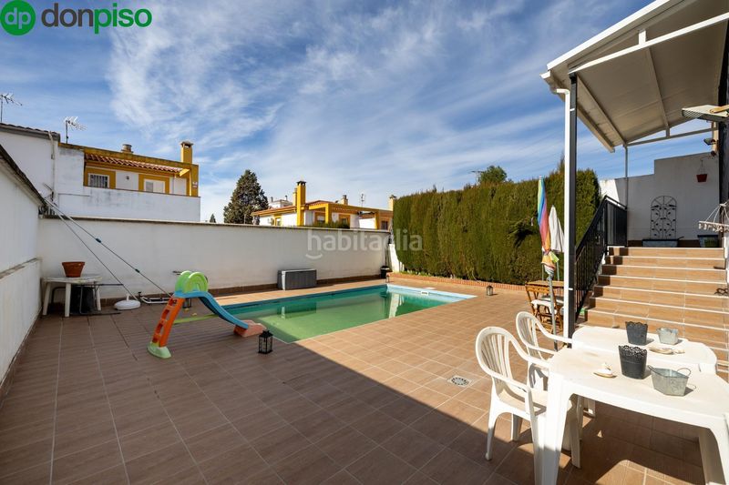 Foto 39be0bed-582f-404a-be12-38324de432e6. Casa aparellada amb aparcament piscina a Peligros