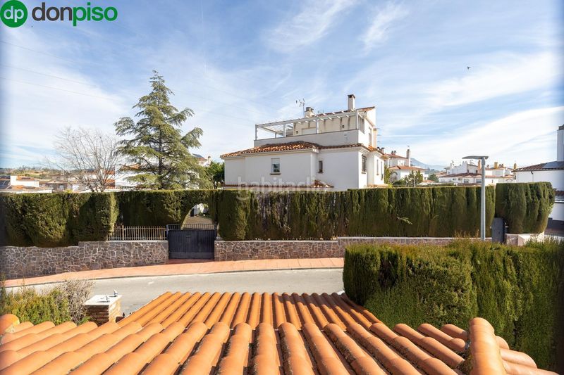 Foto 5c0ae031-9629-4e9e-85b2-7a23ba355dd3. Casa aparellada amb aparcament piscina a Peligros