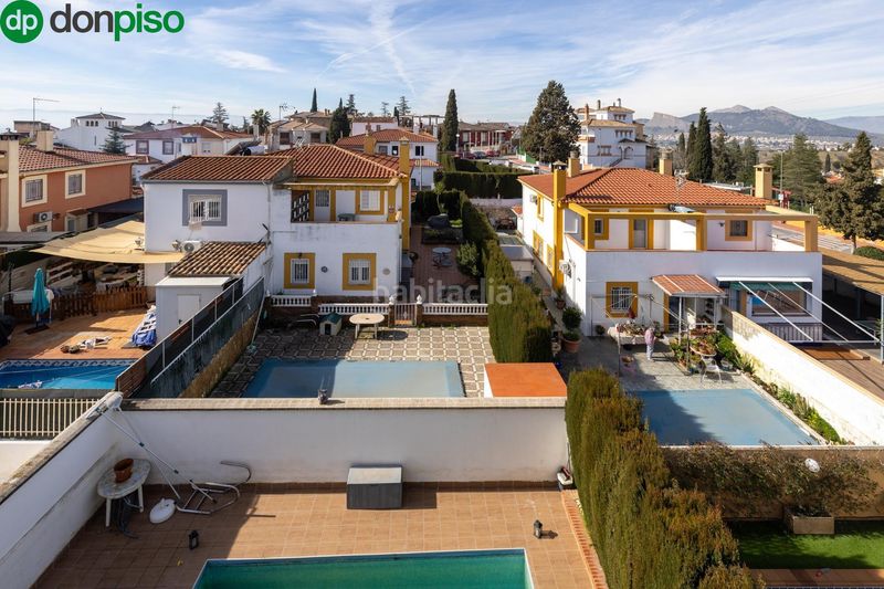 Foto 8eeeaafb-b92f-4022-a170-745a668da210. Casa aparellada amb aparcament piscina a Peligros