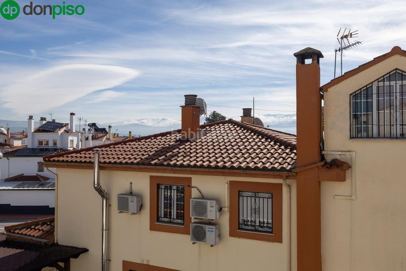 Foto e85a343f-6bb2-447c-937c-5c20a7c83356. Casa aparellada amb aparcament piscina a Peligros